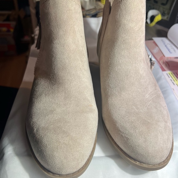 Arizona Jean Company Shoes - Women's Cream Ankle Boots